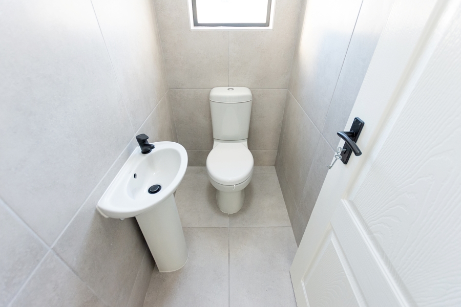 3 Bedroom Property for Sale in Sandy Point Western Cape